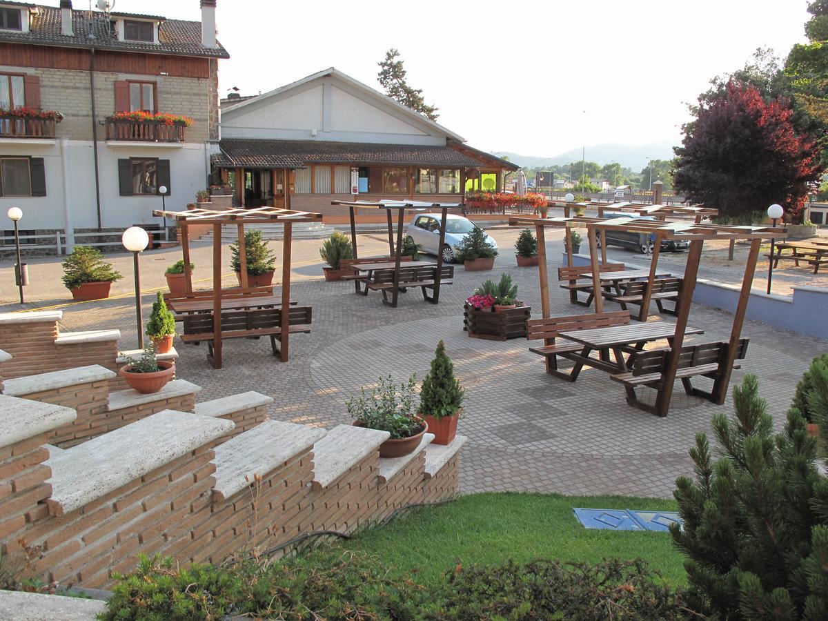 Hotel Ristorante La Nuova Fattoria Карсолі Екстер'єр фото