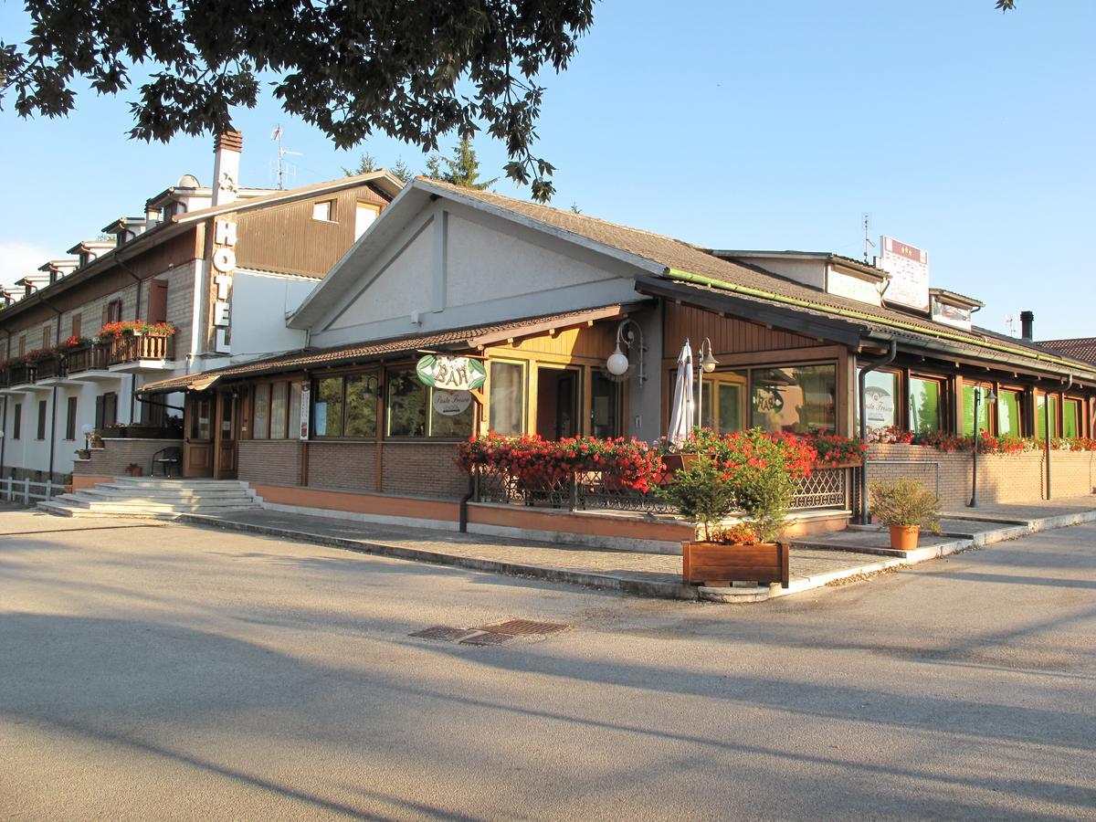 Hotel Ristorante La Nuova Fattoria Карсолі Екстер'єр фото