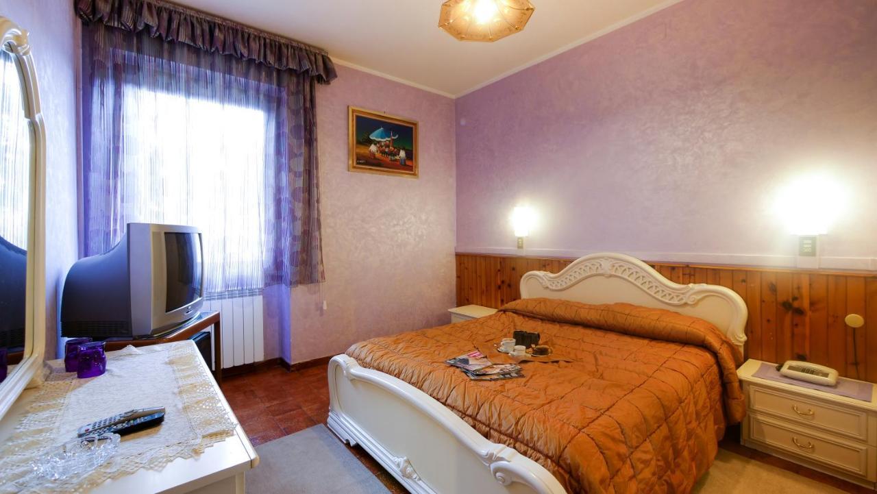 Hotel Ristorante La Nuova Fattoria Карсолі Екстер'єр фото