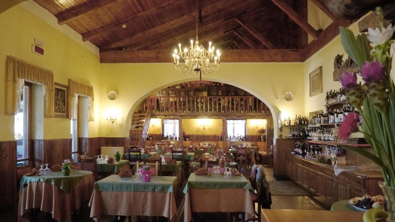 Hotel Ristorante La Nuova Fattoria Карсолі Екстер'єр фото