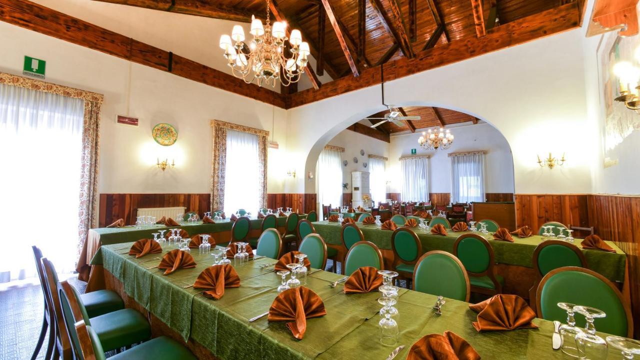 Hotel Ristorante La Nuova Fattoria Карсолі Екстер'єр фото