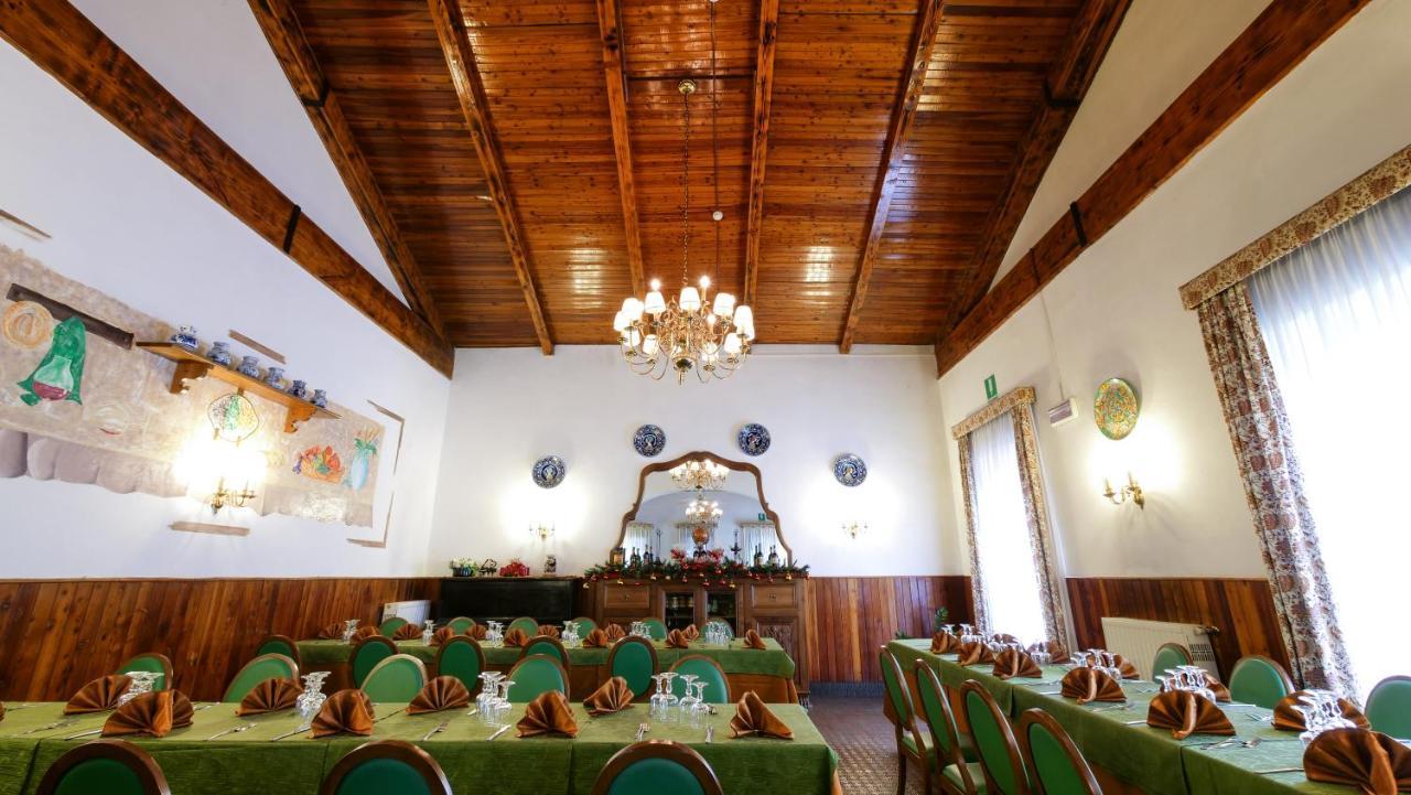 Hotel Ristorante La Nuova Fattoria Карсолі Екстер'єр фото